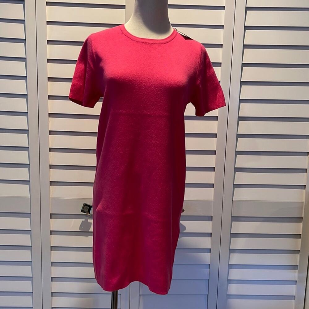 UNIQ NWT Sweater Dress made of thick Cotton/ Nylon with short Sleeves.